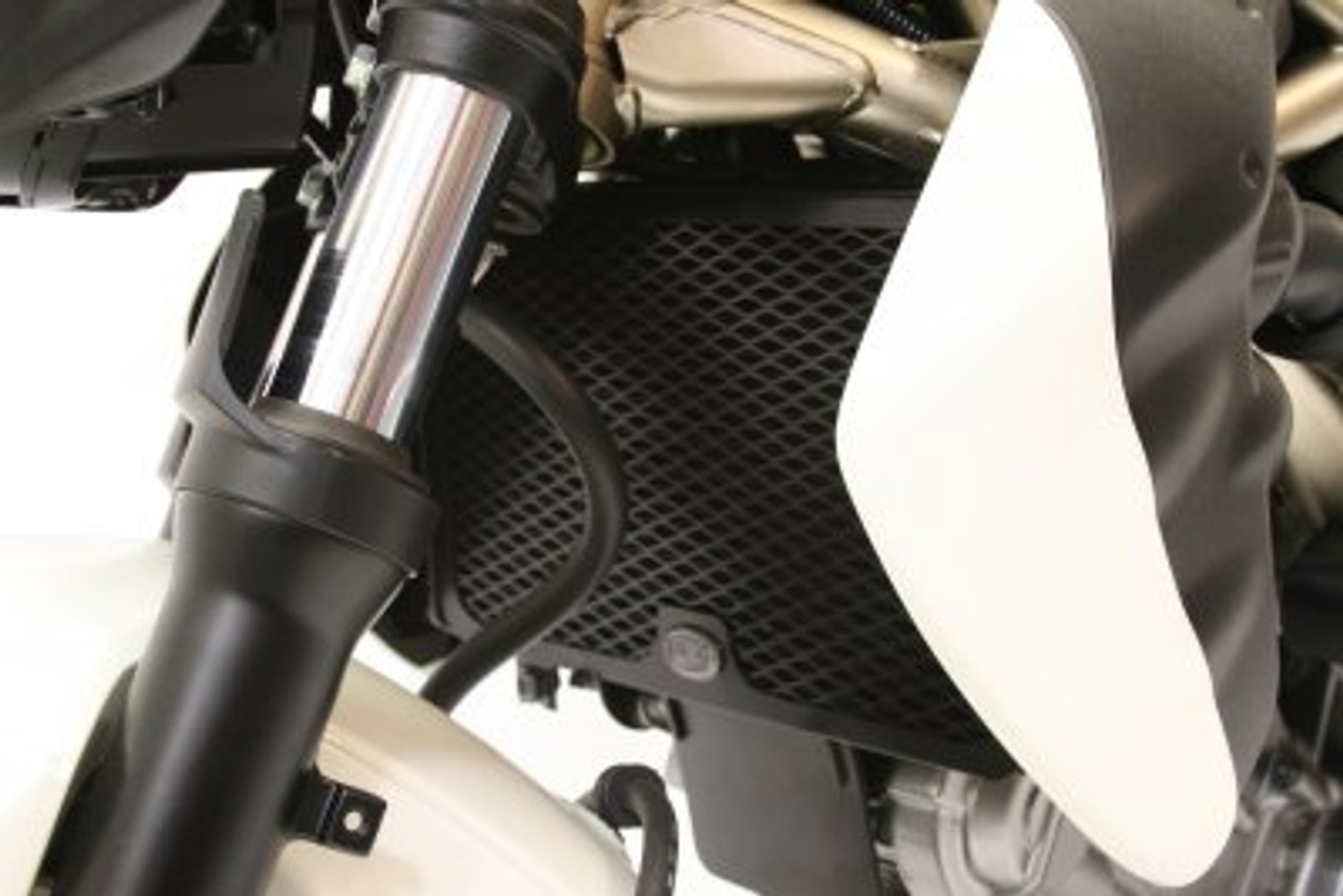 R&G Racing Radiator Guard for the Suzuki Gladius '08-'19 R&G Racing Radiator Guard for the Suzuki Gladius '08-'19